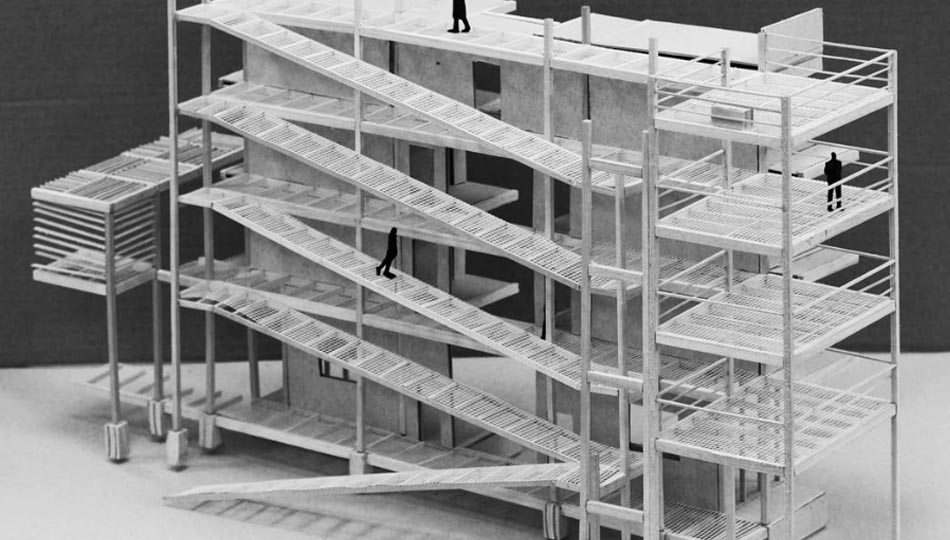 imagen de maqueta en blanco y negro. proyecto de viviendas en Tigre. Trabajo de estudiantes de proyecto III en la UNLAM. Docente: Javier Curros Cámara y otros