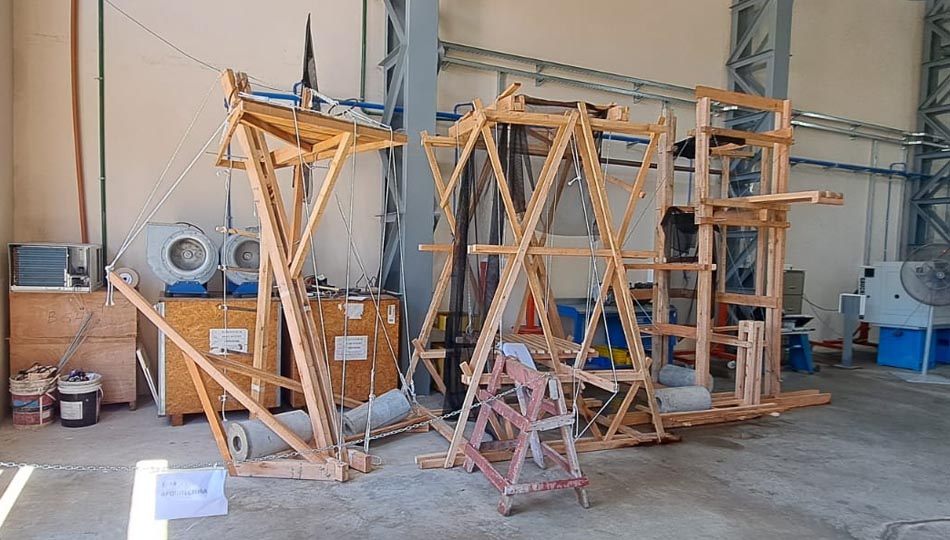 trabajos en madera en escala 1 en 1. producción del taller de Arquitectura, de la UNLAM. catedra Aiello.
